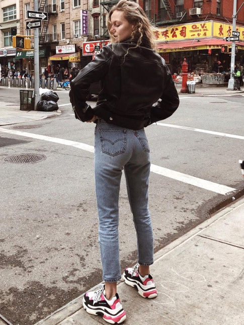 Les baskets Balenciaga ou comment garder les pieds bien ancrs sur terre...