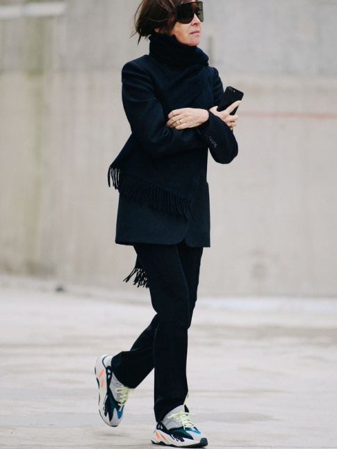 Carine Roitfeld succombe  la dferlante 