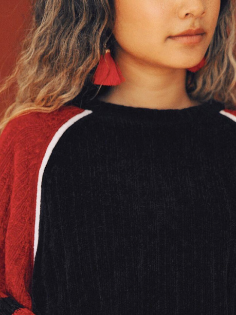 Toujours penser  twister ses pulls sportswear au contact d'un bijou fantaisie...