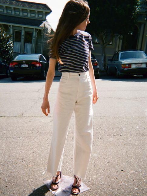 Jean flare taille haute blanc 7/8 + tee-shirt ray = le bon mix