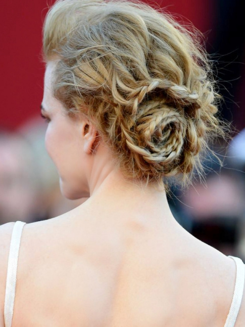 Le chignon tress esprit nid d'oiseau : la parfaite coiffure coiffe/dcoiffe !