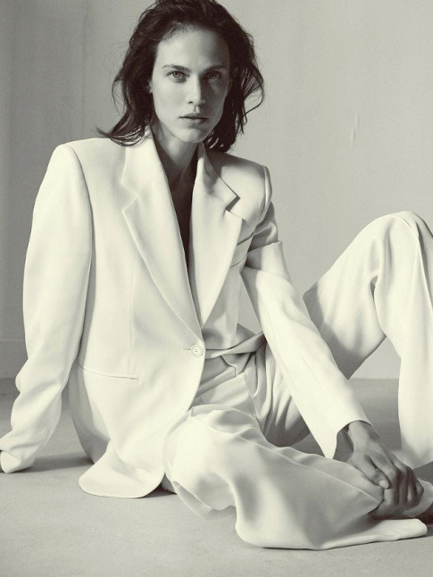 Wanted : un costume masculin immacul