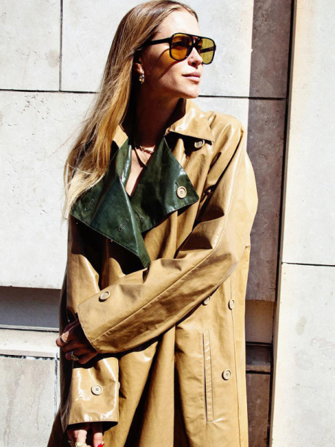 Mlant aspect cir et revers vert bouteille, ce trench Cline ne manque pas de charme !