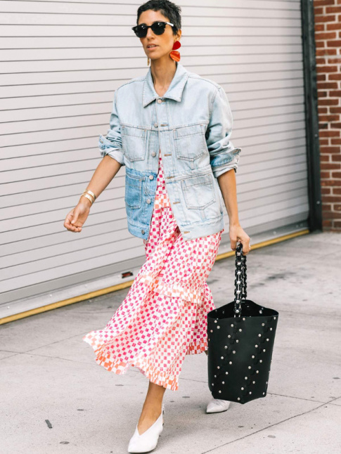 Ds la rentre, on pense  rchauffer nos robes estivales au creux d'un blouson en jean oversize