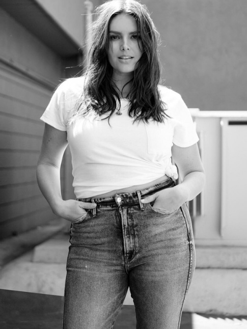 Le duo jean/tee-shirt blanc, le combo casual par excellence !