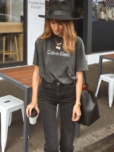 Il suffit souvent de quelques accessoires bien penss pour booster un total look noir