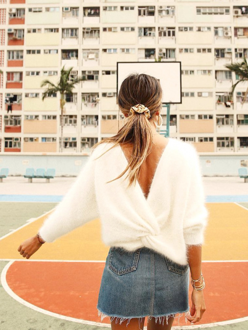 Le pull dos nu, ou comment fusionner sensualit et cosyness !