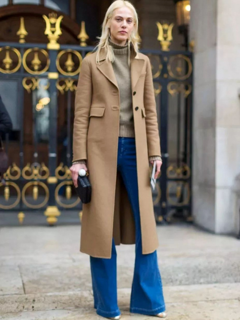 Oui au duo jean flare/manteau 3/4 !
