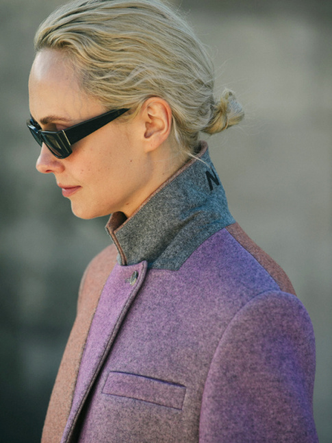 Rien de tel qu'un patchwork minimaliste aux teintes dilues pour sophistiquer une veste no-classique !