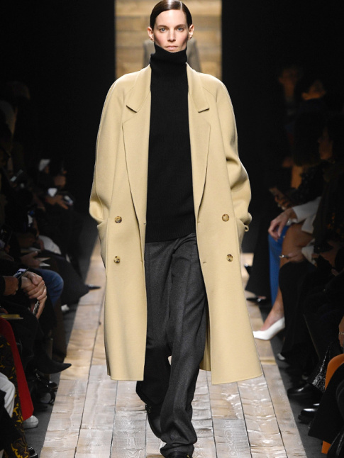 lgamment urbain et dlicatement androgyne, ce look a tout bon !