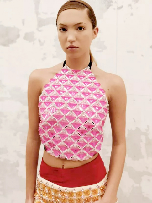 Reconnatrez-vous cette fille de top model qui dfila rcemment pour Miu Miu ?