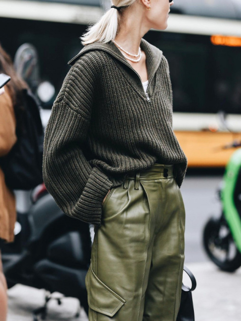 Le pull camionneur, un basique au potentiel de sensualit trop souvent ignor...