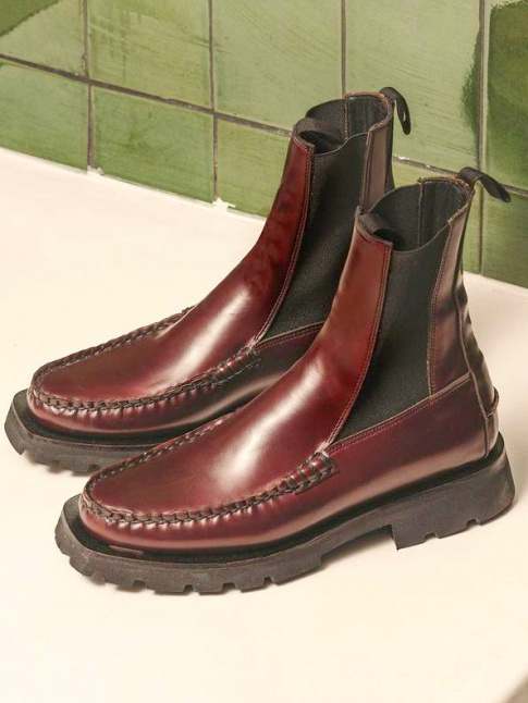  mi-chemin entre le mocassin et la chelsea boot, ces Alda ont tout bon !