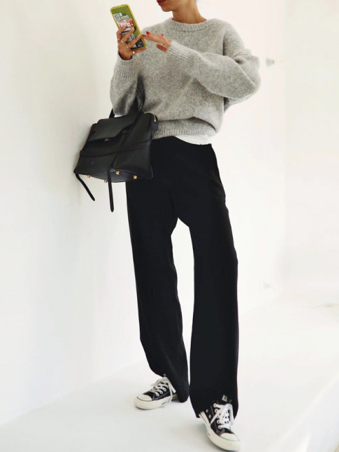 Rien de tel qu'un sac  main semi-rigide pour upgrader un look casual !