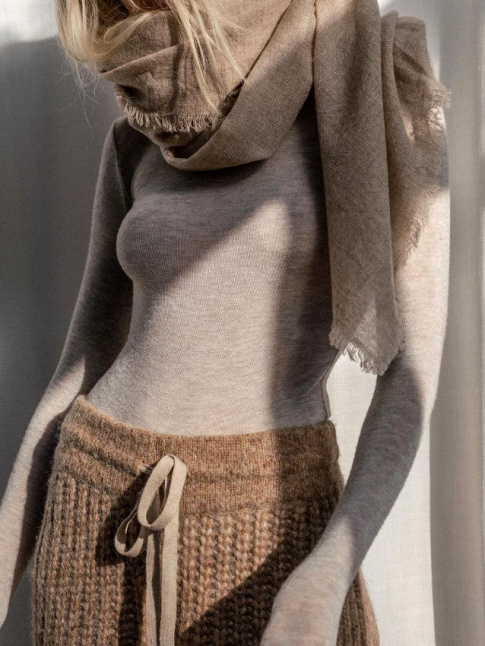 Sous-pull + jogging en grosse maille = le bon mix