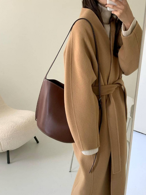 Le manteau peignoir camel, un intemporel dont on ne se lasse pas...