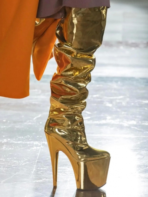 Et dire que l'on pensait que l're des plateform boots tait dfinitivement termine...