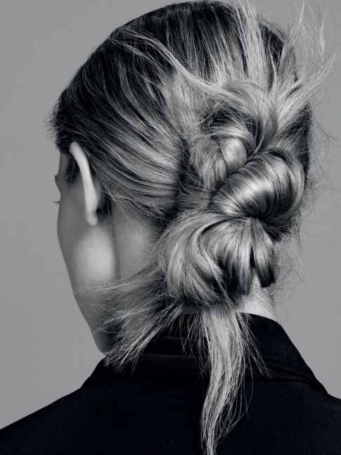 Oui au chignon sophistiqu lgrement dcoiff !