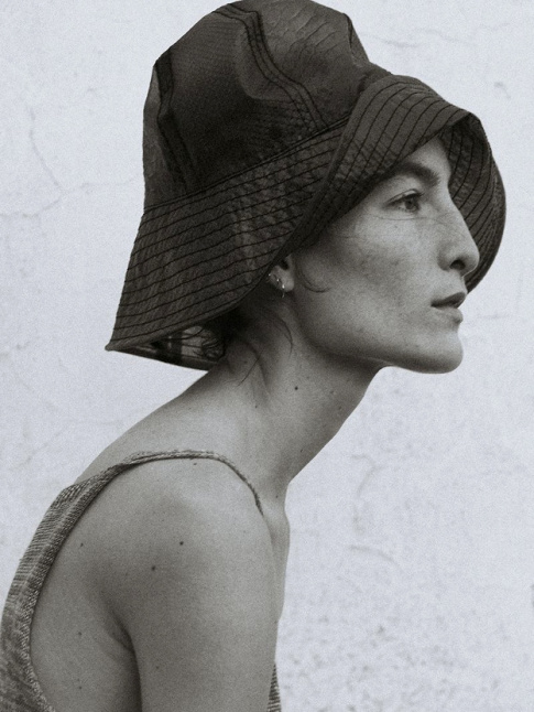  la fois trange et sublime, la beaut de Heather Kemesky hypnotise