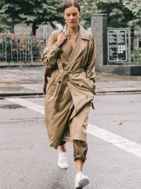 Laisser apparatre un peu de peau au sein d'un look de pluie, ou comment twister subtilement ce dernier !