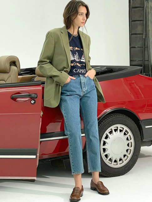 Mariant dgaine bourgeoise et twist casual, ce look a tout bon !