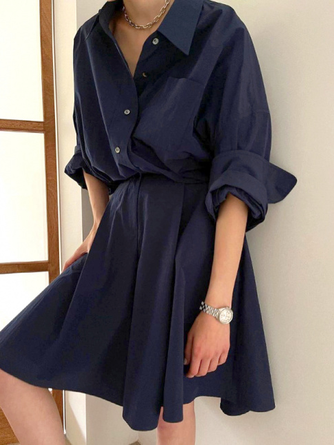 Le bleu marine sied bien aux coupes parfaites !