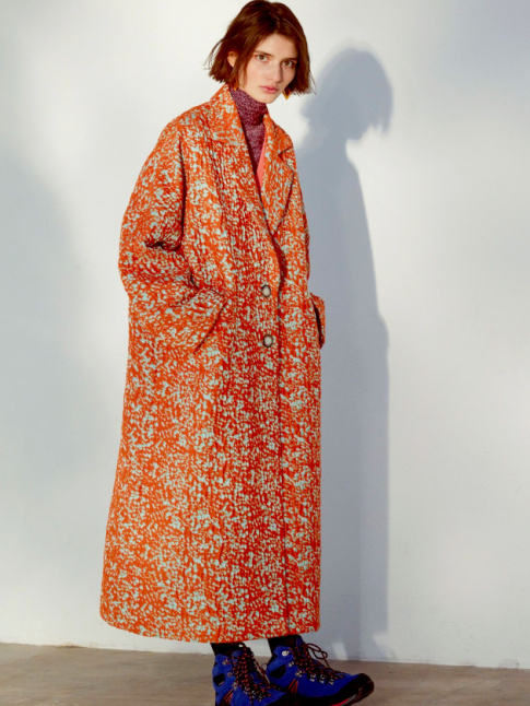 Orange + bleu Klein = le bon mix