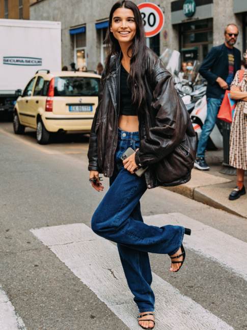 Pour ou contre le blouson en cuir oversize piqu dans l'armoire du grand-pre de nos enfants ?