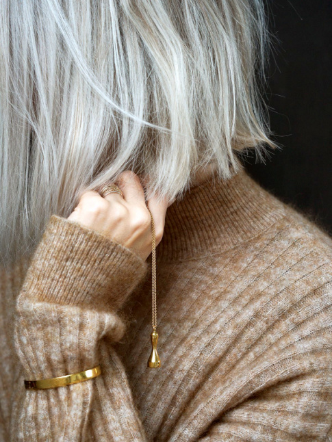 Pour ou contre le bracelet port au dessus du pull ?