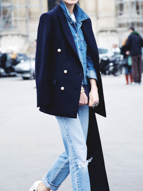 Oui au mix veste en jean/blazer bleu marine !