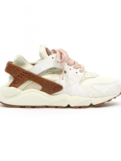 Oui  l'association entre marron, vert lichen, vieux rose et blanc cass !