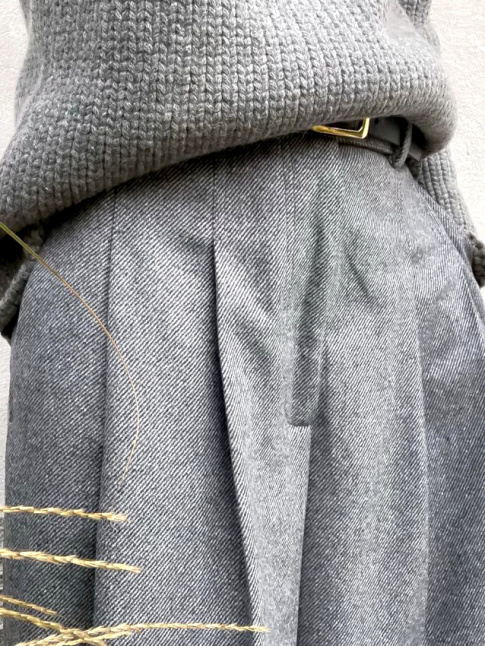 Rveiller les tenues monochromes en mixant les textures... une astuce dont on ne se lasse pas !
