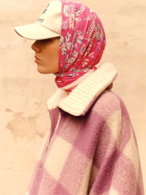 Pour ou contre le mix casquette/foulard ?
