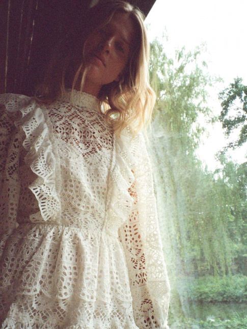 Envie d'une robe romantique  twister  coups de pices ultra masculines...