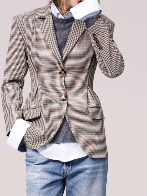Blazer cintr + look casual = le bon mix