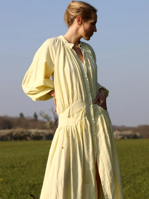 Wanted : une robe longue fminine au port nonchalant !