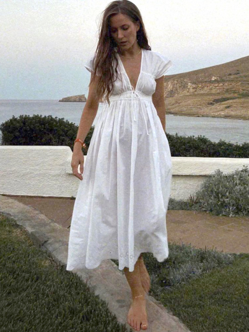 Robe blanche + pieds nus + cheveux dtachs = le bon mix
