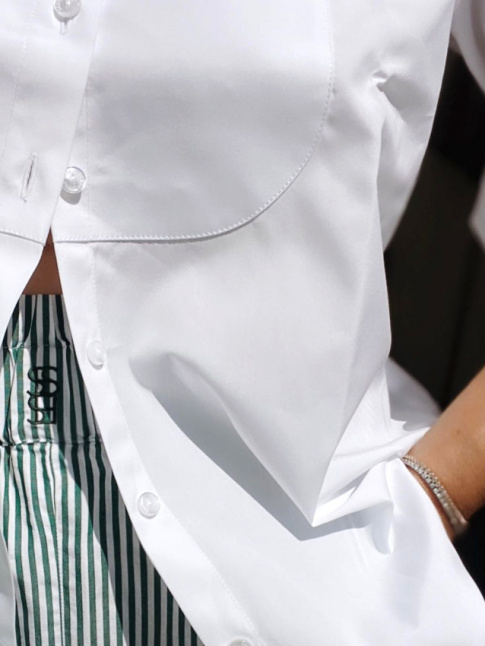 Rayures vertes horizontales + chemise  plastron = le bon mix