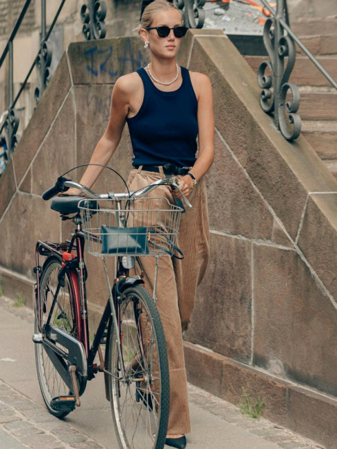 Pour ou contre le marcel trait en mode ultra chic ?