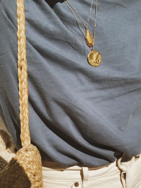 Le tee-shirt, le compagnon idal des bijoux de caractre !