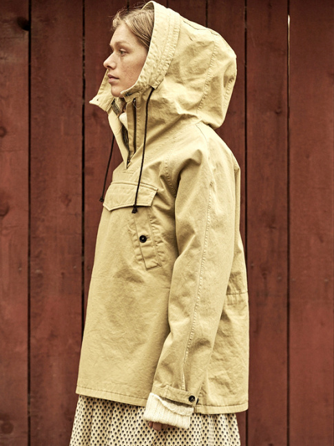 Vareuse  capuche + jupe ample = le bon mix