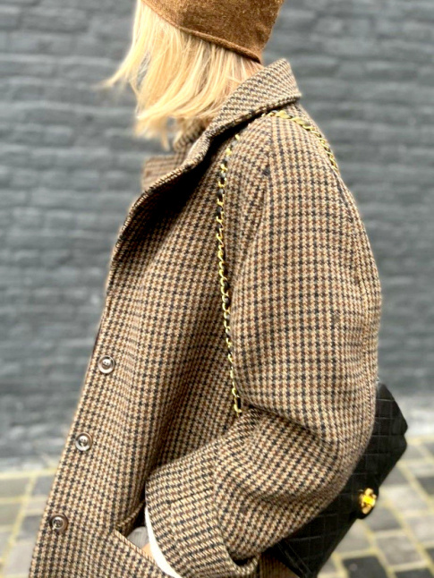 Mlant manteau country british et sac iconique, ce look a tout bon !