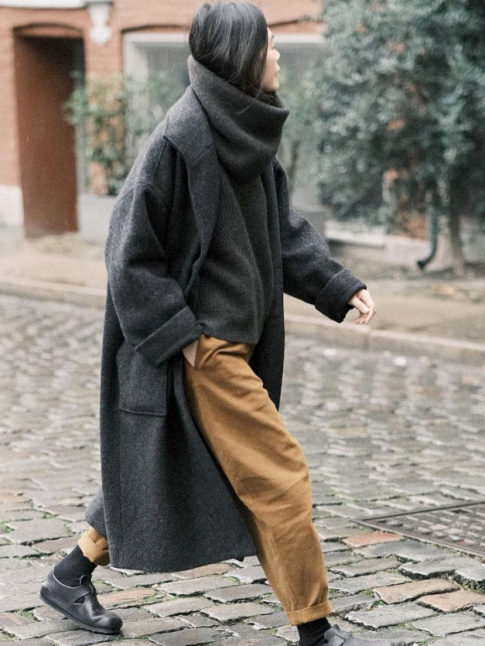 Le moelleux sobre de ce look donne envie de simplicit douillette...
