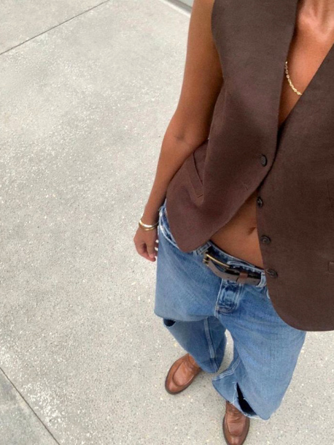 Peau bronze + gilet port  mme la peau = le bon mix