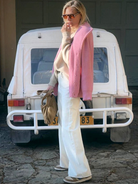 Rien de tel qu'un pais cardigan rose ple pour rchauffer un look printanier !