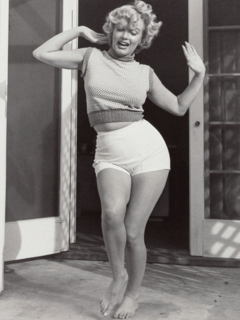 Objectif du jour : danser pieds nus sur notre chanson prfre !