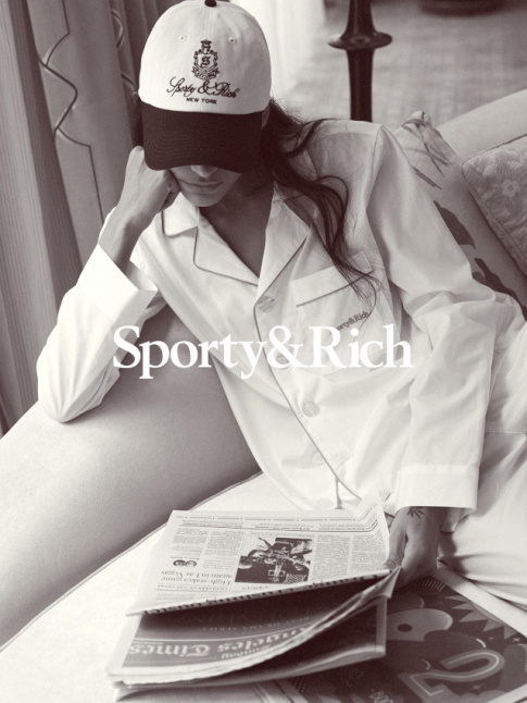 Casquette + pyjama = le bon mix