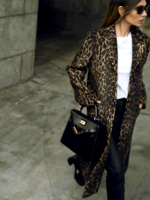 Oui au lopard port en mode tailoring !