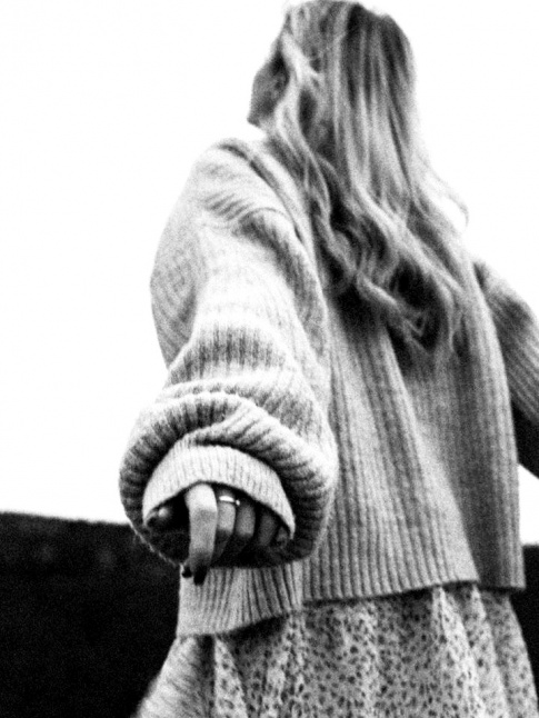 Robe fleurie + gilet en maille ctele = le bon mix