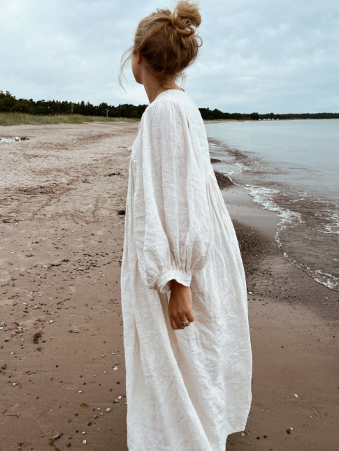 Robe longue en lin + lac + matin d'automne = le bon mix